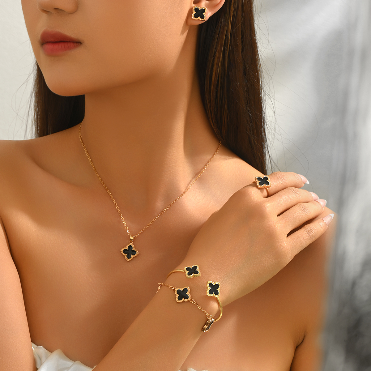 Luxury Black/White Enamel Flow - Formal Wear Jewelry For Women ulasan dan harga