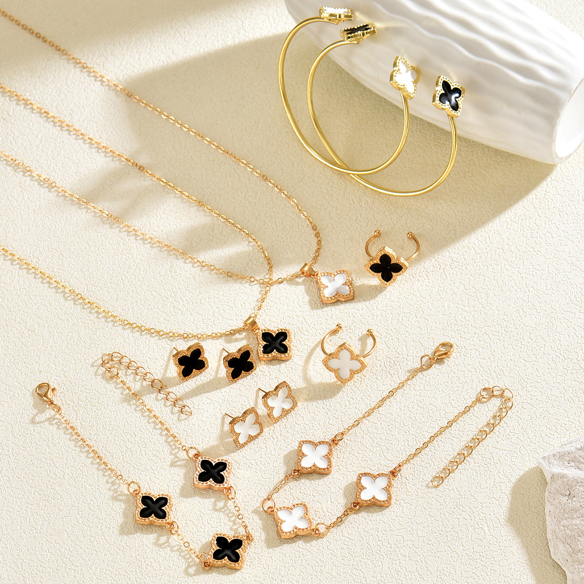 Luxury Black/White Enamel Flow - Formal Wear Jewelry For Women ulasan dan harga