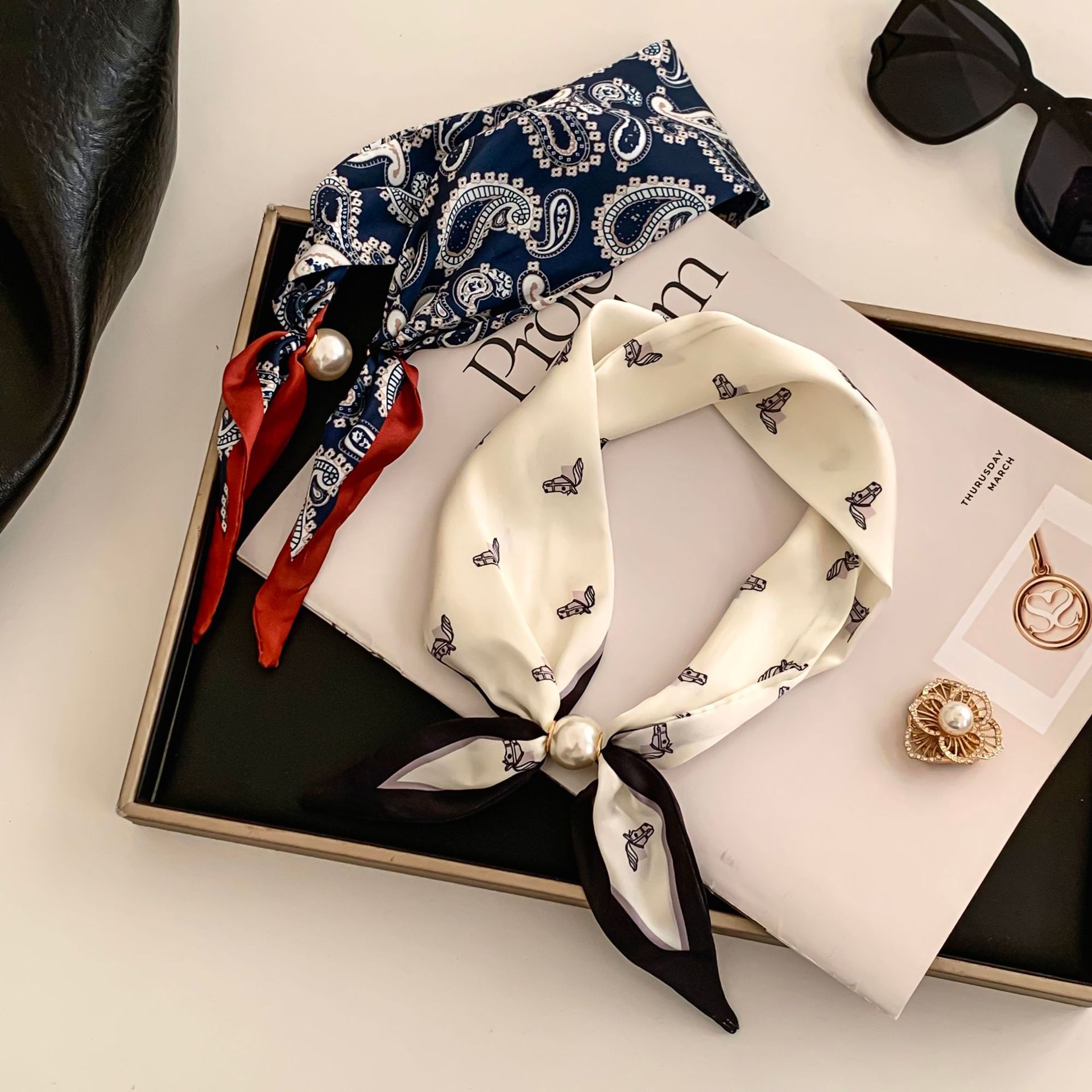 Cashew Flower Silk Scarf Effor - Pearl Necklace Set ulasan dan harga