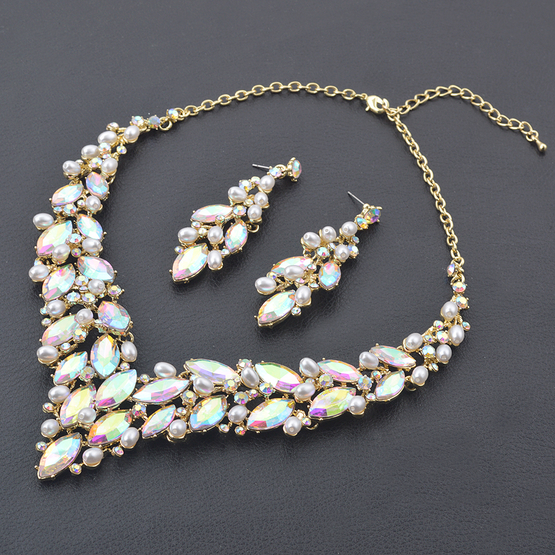 Delicate Golded Pearl Crystal  - Pearl Necklace Set ulasan dan harga